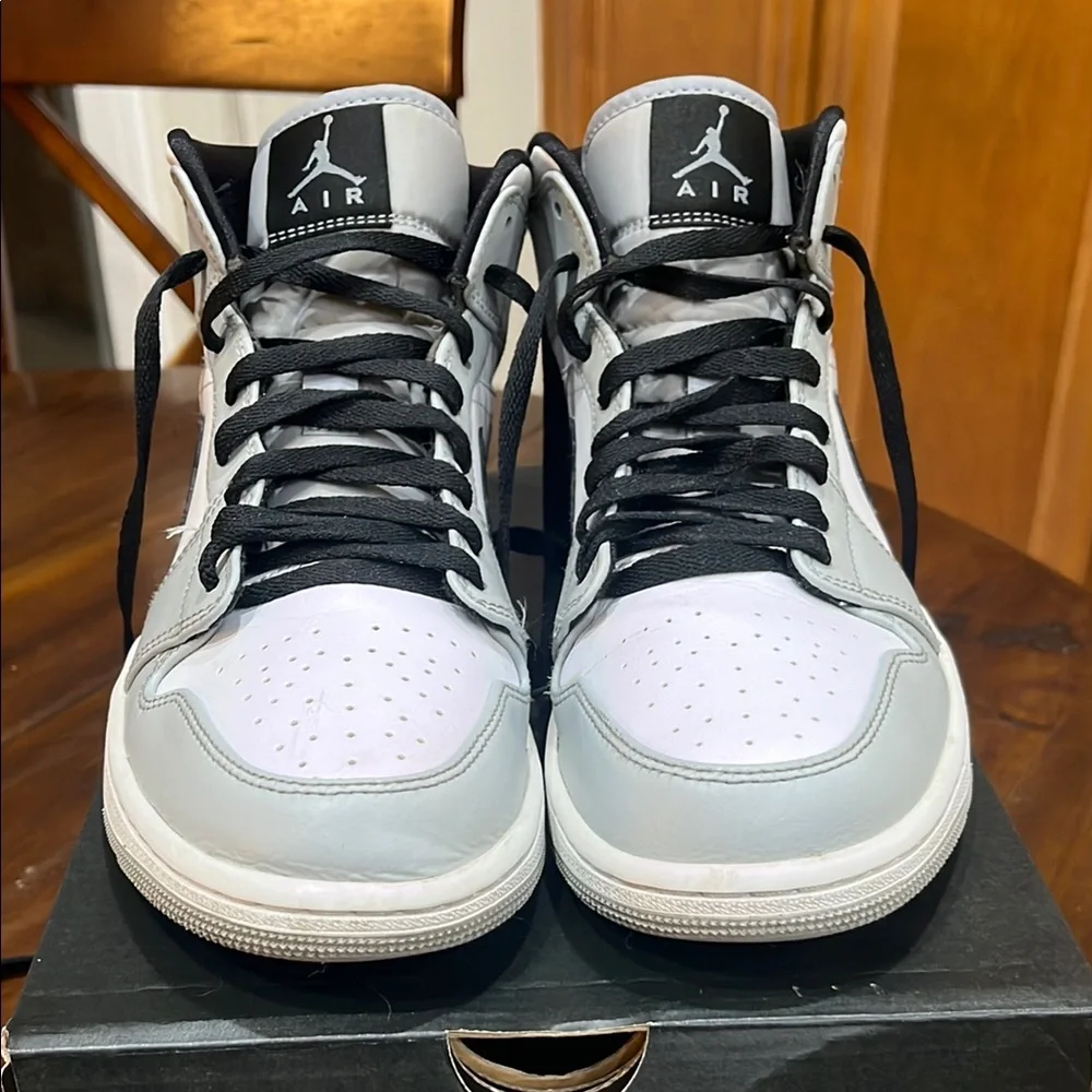 Air Jordan 1 Mid ‘Smoke Grey’ - Picture 2 of 7